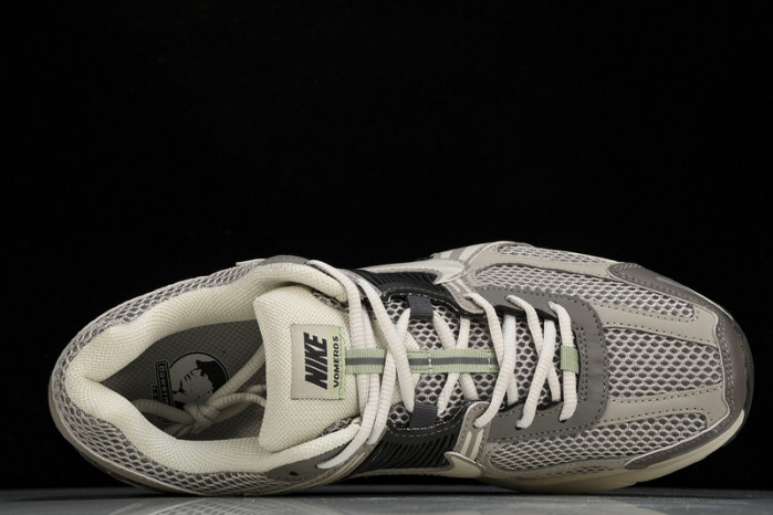 nike air zoom vomero 5   fb8825-001